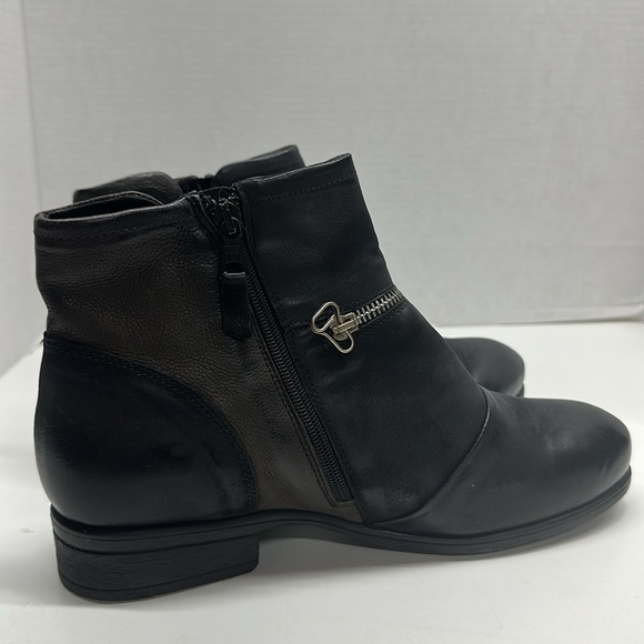 Miz Mooz Solace Boots Leather Ankle Boots Booties Zip Up Black Size Size 11 Wide - Picture 2 of 9